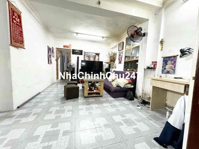 Bán nhà tầng 1 TT Đại La, sân chơi rộng rãi, dt rộng 32/100m2, 3.85 tỷ