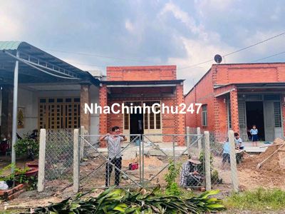 Nhà ngộp bán gấp, mt nhựa, đt 784 vào hơn 100m, 193m2 sổ sẵn, thổ cư