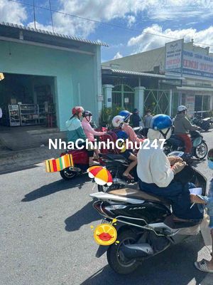 Ngộp bank bán gấp 2 căn nhà ngay trường học cấp 2 Long Hoà