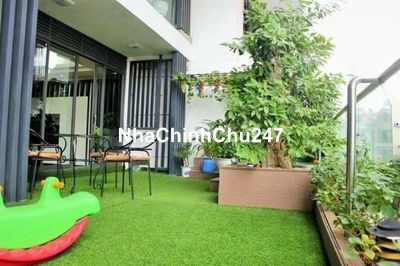 Căn hộ sân vườn mở cửa ra là công viên 400m2 xanh mát