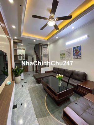 Nhà mặt phố giá trong hẻm . Ô tô gần nhà . Chủ hạ chào mạnh.