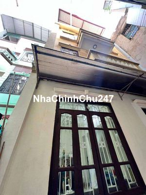 Nguyễn Trãi, gần ô tô, trước nhà 3 gác chạy, nhà kiên cố 40m2*4 tầng.