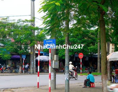 CHÍNH CHỦ CẦN TIỀN BÁN GẤP

Mảnh Đất có nhà cấp 4 phố Đội Cấn, Dt 30m2