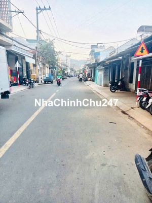 Bán lô đất đường Nguyễn Thái Học , Vạn Thạnh , Nha Trang  Giá 8.4 Tỷ