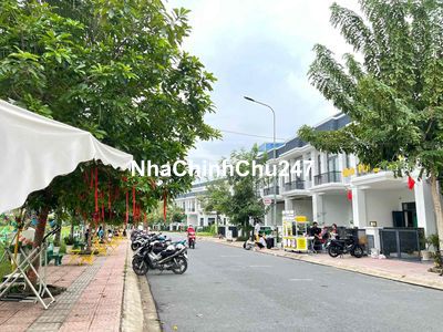 Chính chủ bán gấp lô đất đối diện sân banh dự án The Sol City SHR