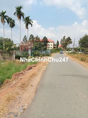 Chính chủ bán 1000m2 mặt tiền đường nhựa kế bên UBND xã Phước Bình