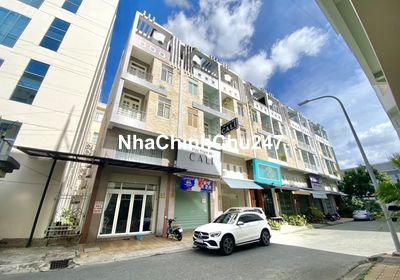 Nhà Trung Tâm P1 bán full nội thất - 5 lầu - (chính chủ)