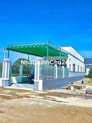 Em chính chủ bán căn nhà chợ Cần Đước đường xe hơi, Shr