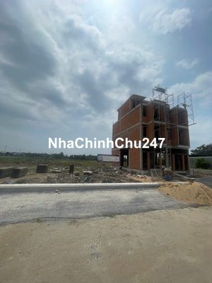 Bán Gấp đất ODT 85 m2 ngay Chợ Đức Hòa - SHR Chính chủ 990 triệu.