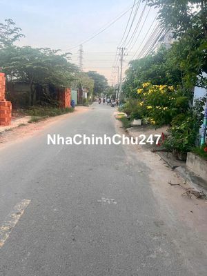 Chính chủ bán căn nhà 80m2, 1 lầu 1 trệt, mặt tiền đường tại Dĩ An