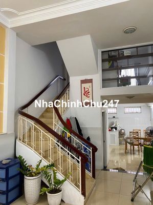 Chính chủ. Nhà 1 trệt 1 lững 2 lầu sân thượng. Hẻm hơn 5m xe hơi