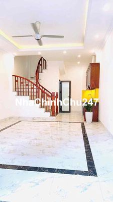 bán nhà chính chủ 5 tầng x 31m2 , ngọc trì , thạch bàn , ô tô đỗ cổng