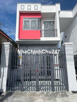 Vợchồng em kẹt tiền cần bán căn nhà lầu mặt tiền chợ, giá: 495Tr