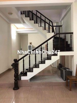 nhà  2 tầng kiệt núi thành gần đường chính chủ đang ở