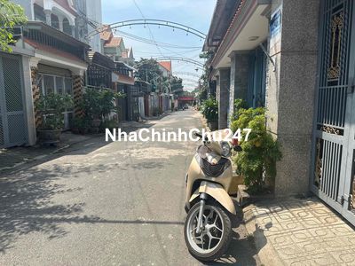 nhà ở đường rộng, 175m2, 2 mặt tiền, 1PK, 3PN, 1 phòng thờ trên lầu